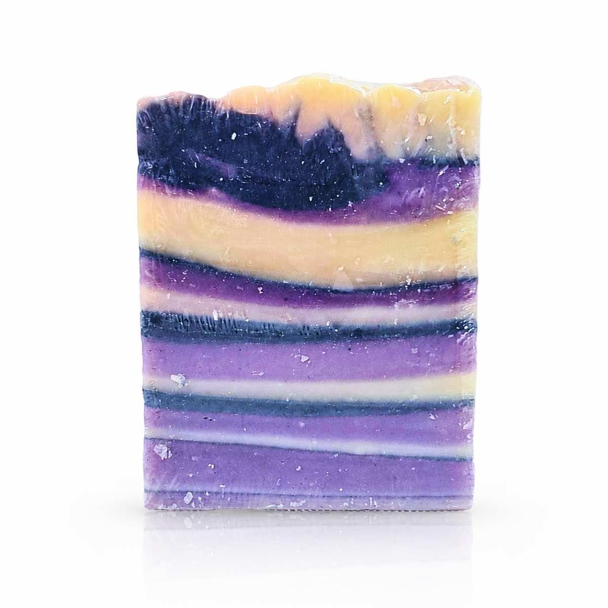 sapun-natural-artizanal-cu-unt-dee-shea-carbune-avtic-lavanda Săpun natural artizanal cu uleiuri esențiale de lavandă și tea tree, pentru o curățare delicată și revitalizantă a pielii.