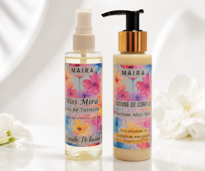 Set Miss Mira cu Loțiune de Corp Lux și Eau de Toilette. Un parfum floral bogat și elegant, cu iasomie, trandafir, patchouli și ambră.